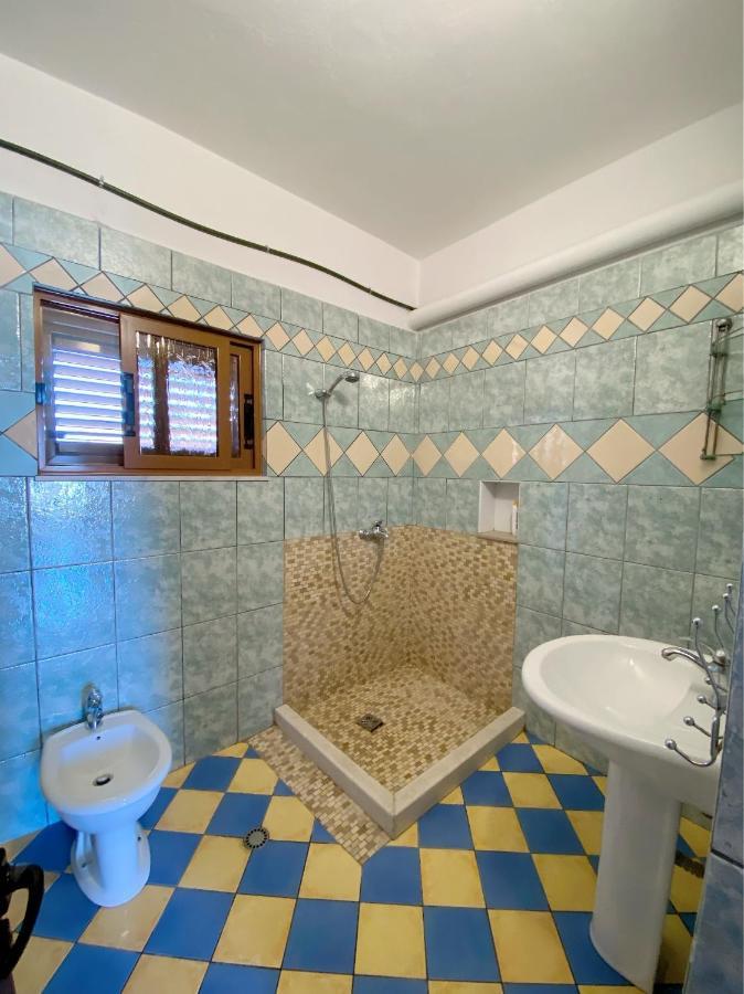 Vila Arlind Hotell Vlorë Exteriör bild