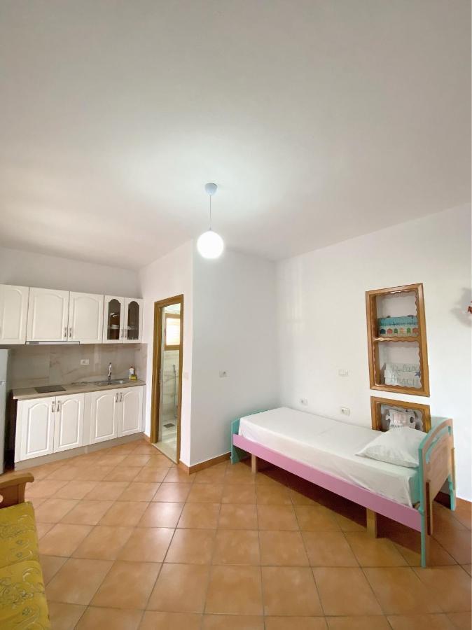 Vila Arlind Hotell Vlorë Exteriör bild