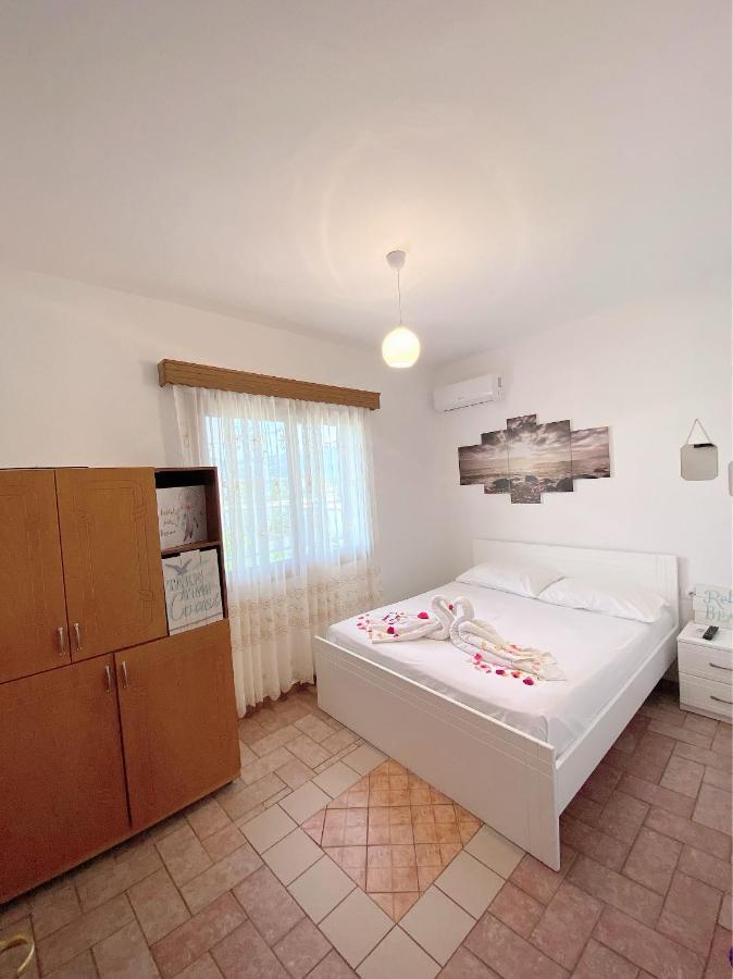 Vila Arlind Hotell Vlorë Exteriör bild