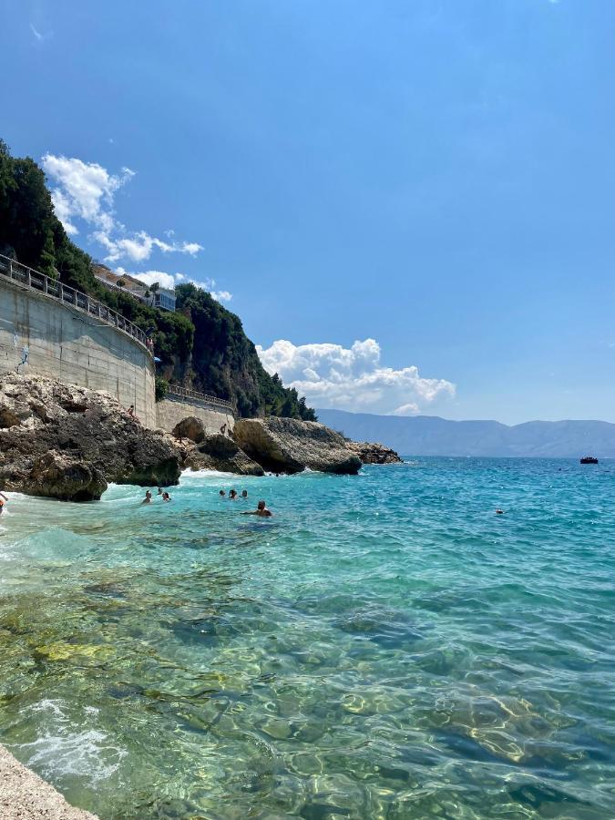 Vila Arlind Hotell Vlorë Exteriör bild