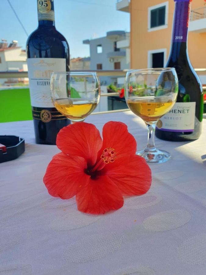 Vila Arlind Hotell Vlorë Exteriör bild