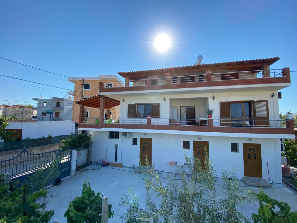 Vila Arlind Hotell Vlorë Exteriör bild