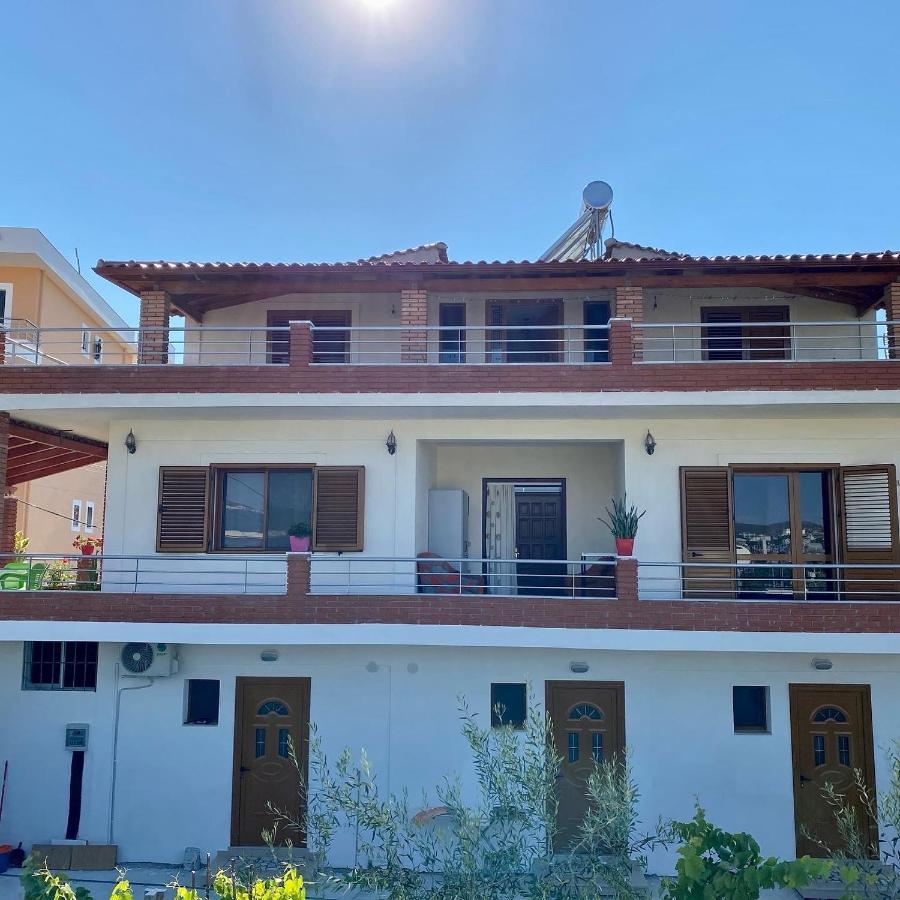 Vila Arlind Hotell Vlorë Exteriör bild