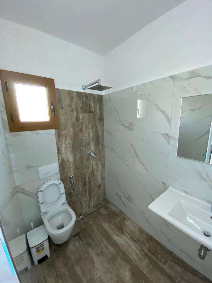 Vila Arlind Hotell Vlorë Exteriör bild