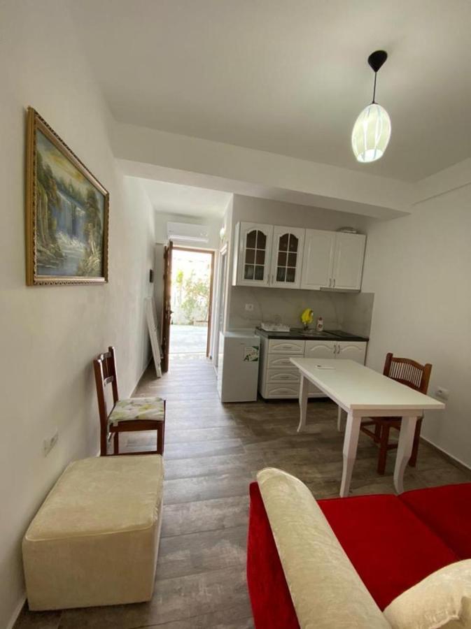 Vila Arlind Hotell Vlorë Exteriör bild