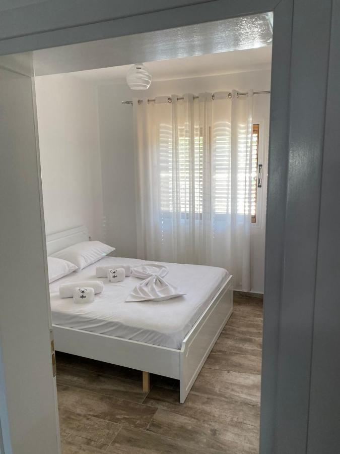 Vila Arlind Hotell Vlorë Exteriör bild